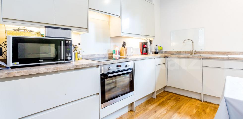 			LUXURY 3 BED 2 BATH HOUSE !!!, 3 Bedroom, 1 bath, 1 reception House			 Goldington Street, KINGS CROSS / CAMDEN